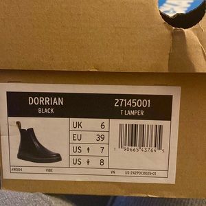 Dr Martens Dorian size 8 Black